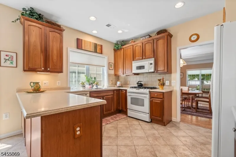 574 Post Ln Franklin, NJ 08873