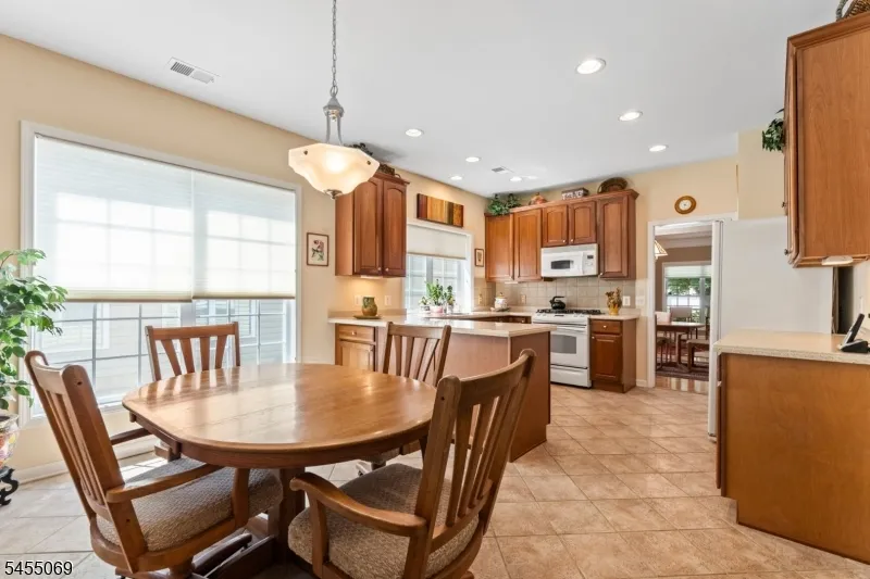574 Post Ln Franklin, NJ 08873