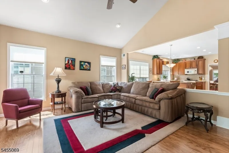 574 Post Ln Franklin, NJ 08873