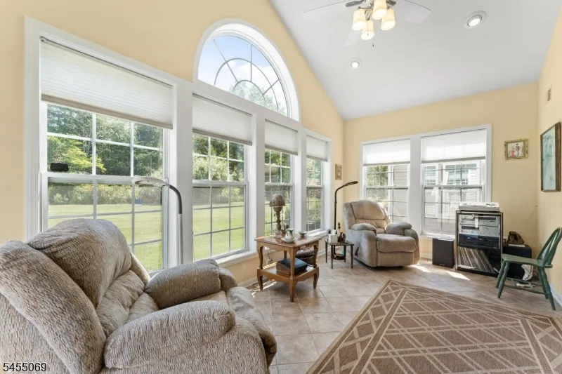 574 Post Ln Franklin, NJ 08873