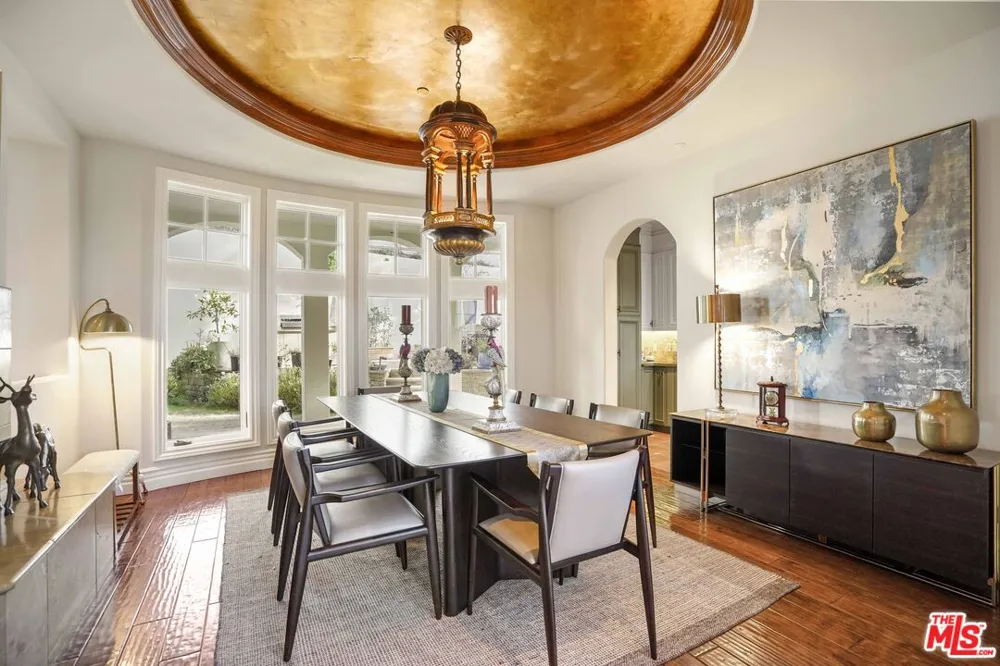 10940 Terryview Drive Studio City, CA 91604