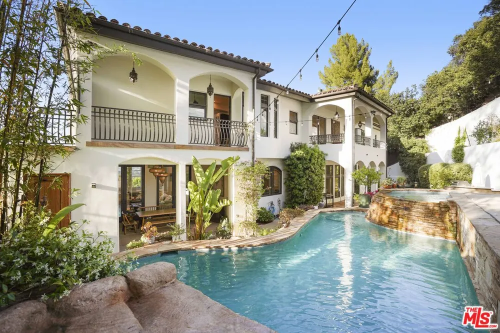 10940 Terryview Drive Studio City, CA 91604