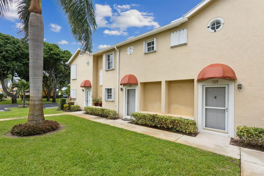368 WATERSIDE DRIVE Hypoluxo, FL 33462