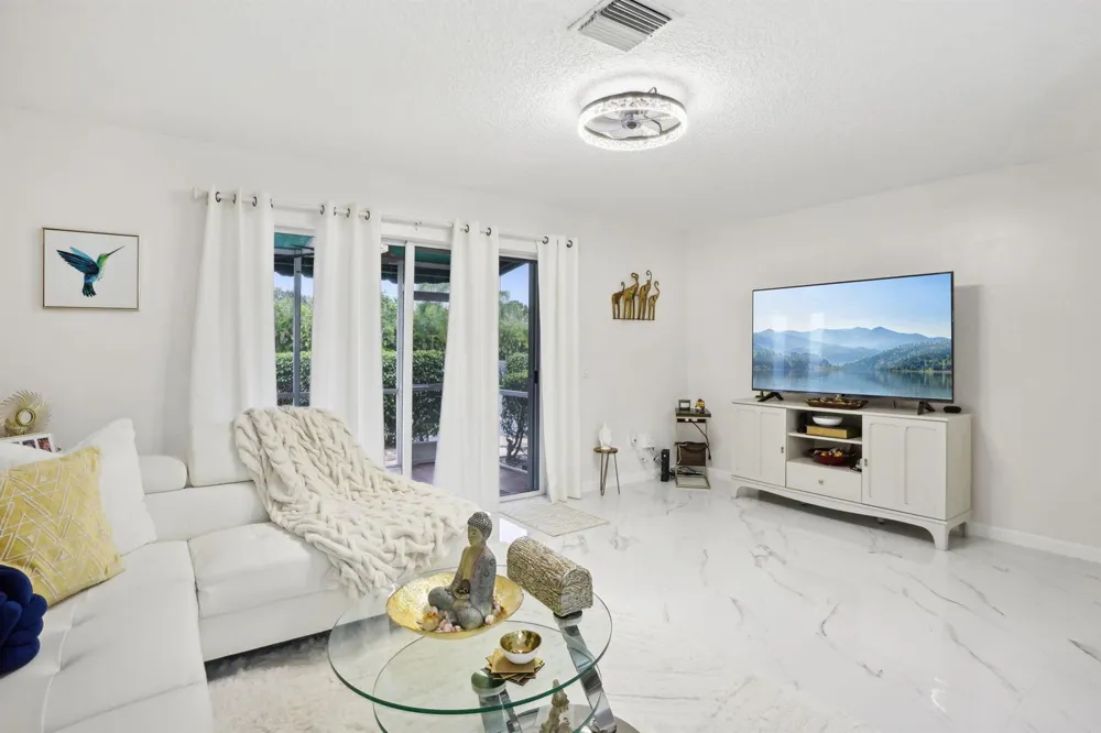 368 WATERSIDE DRIVE Hypoluxo, FL 33462