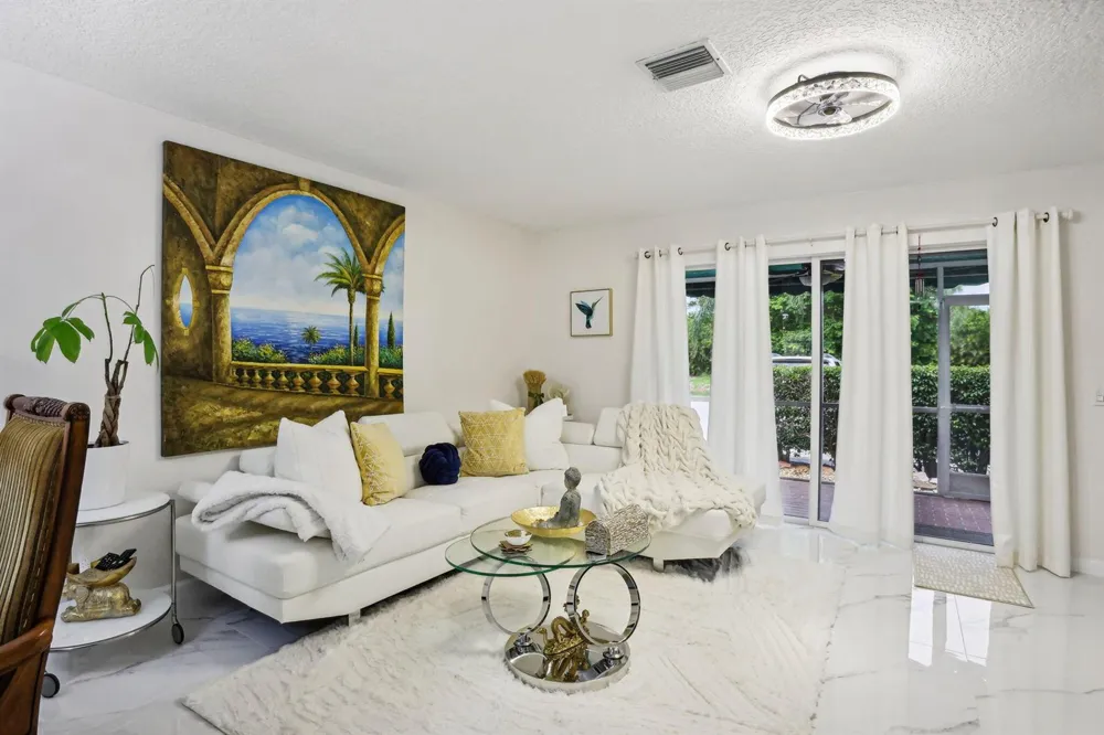 368 WATERSIDE DRIVE Hypoluxo, FL 33462
