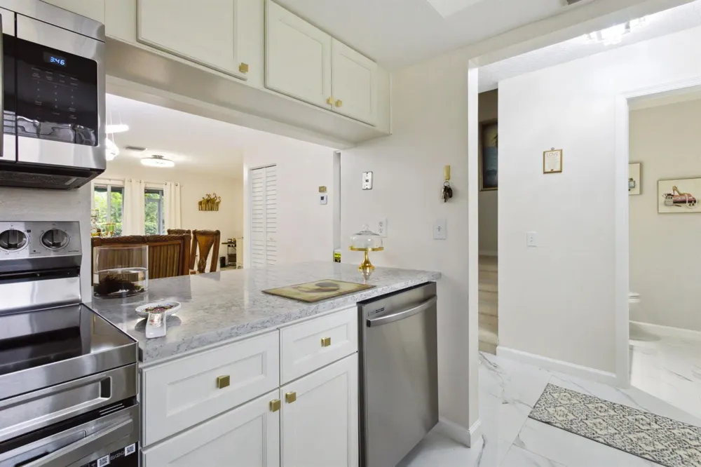 368 WATERSIDE DRIVE Hypoluxo, FL 33462