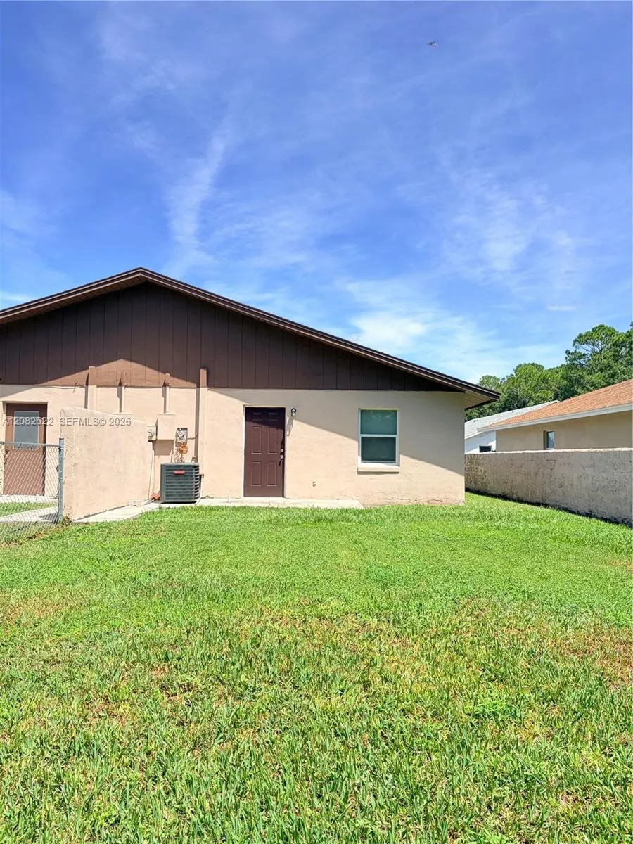 7665 CHASE RD #6 Lakeland, FL 33594