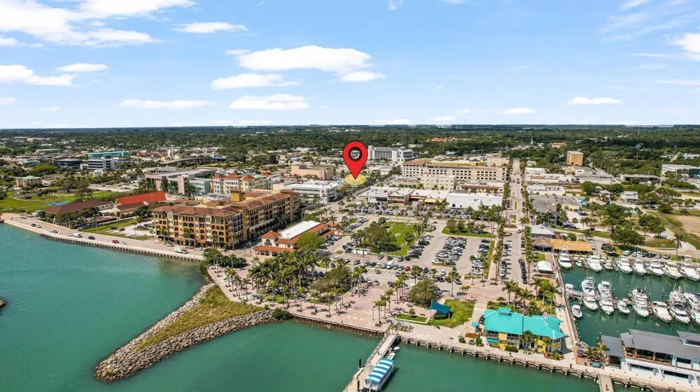 211 Orange Avenue Fort Pierce, FL 34950