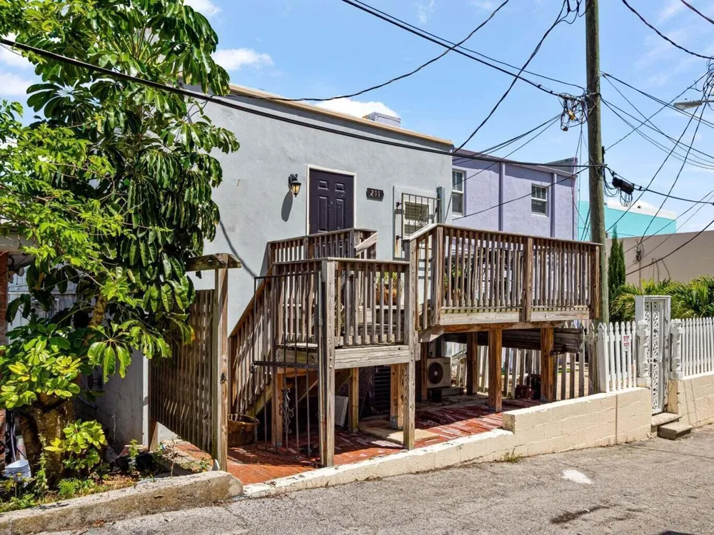 211 Orange Avenue Fort Pierce, FL 34950