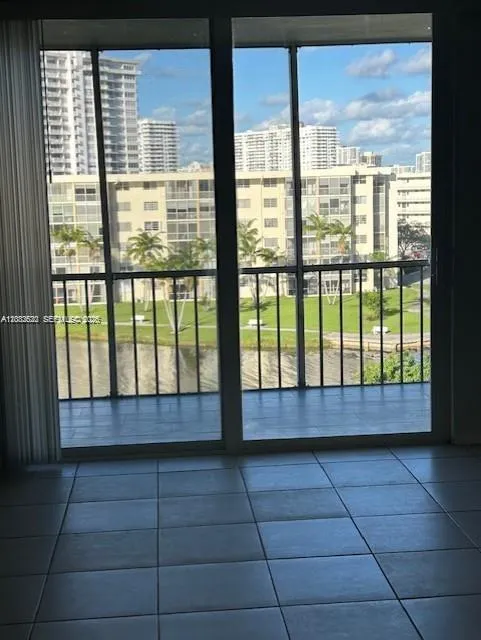 2903 Point East Dr #K611 Aventura, FL 33160