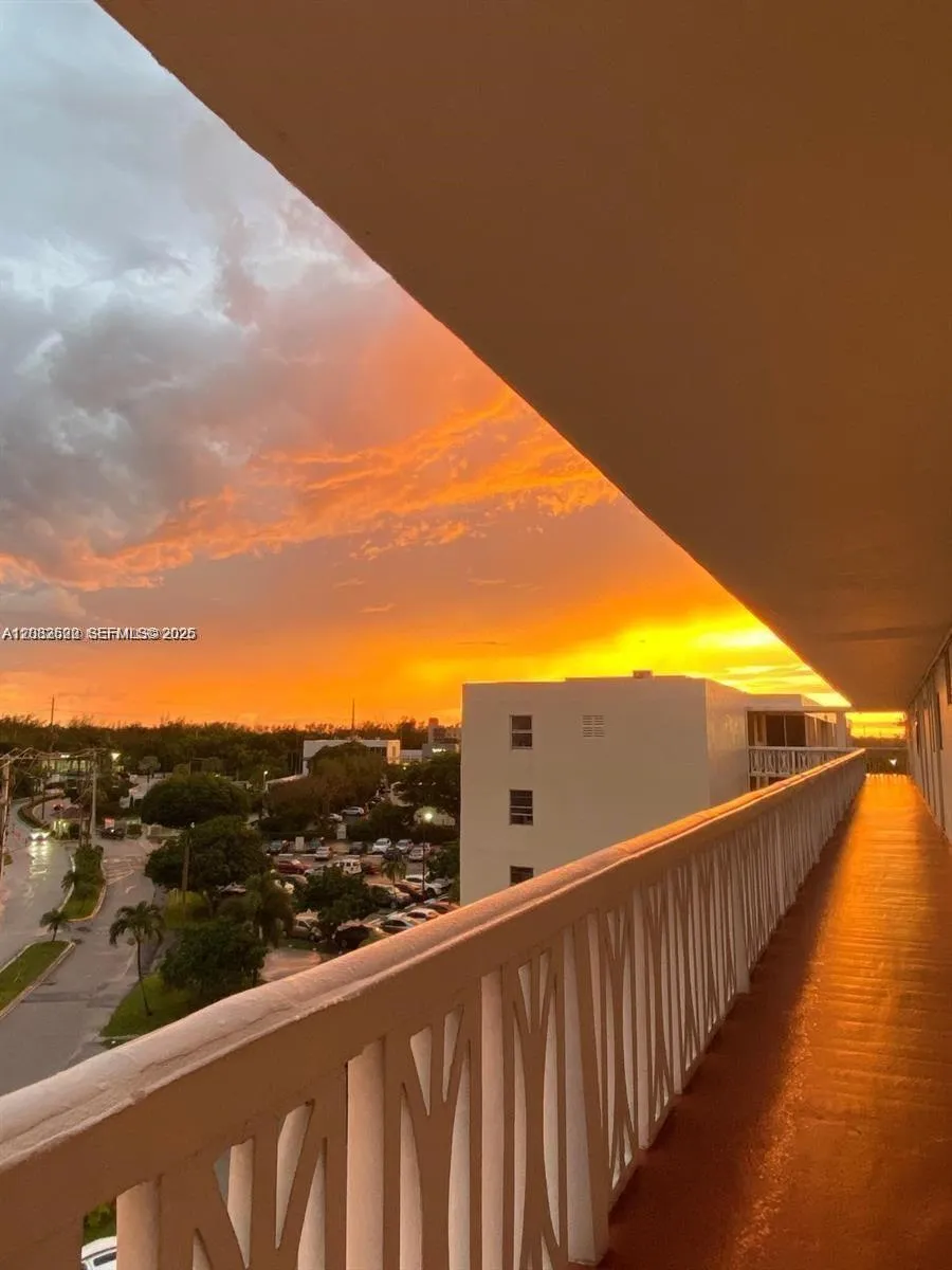 2903 Point East Dr #K611 Aventura, FL 33160