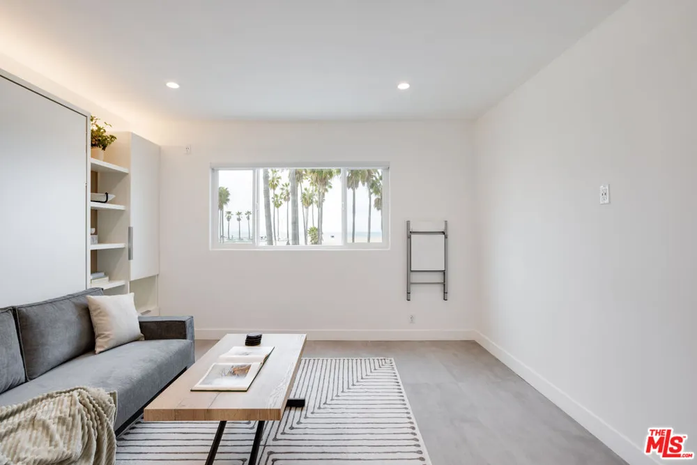 1313 Ocean Front Walk Venice, CA 90291