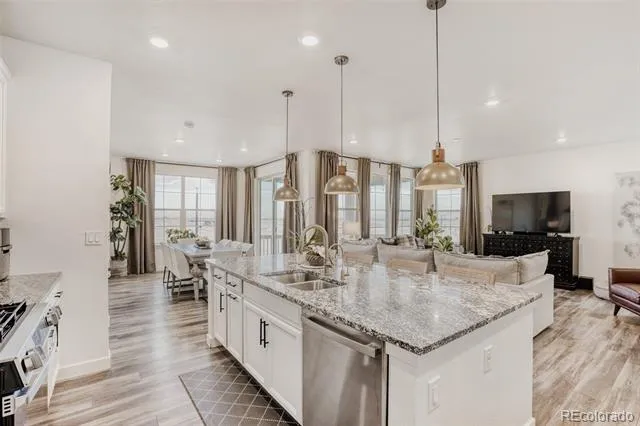 5255 E 148th Place Thornton, CO 80602