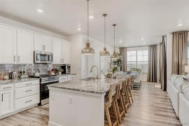 5255 E 148th Place Thornton, CO 80602