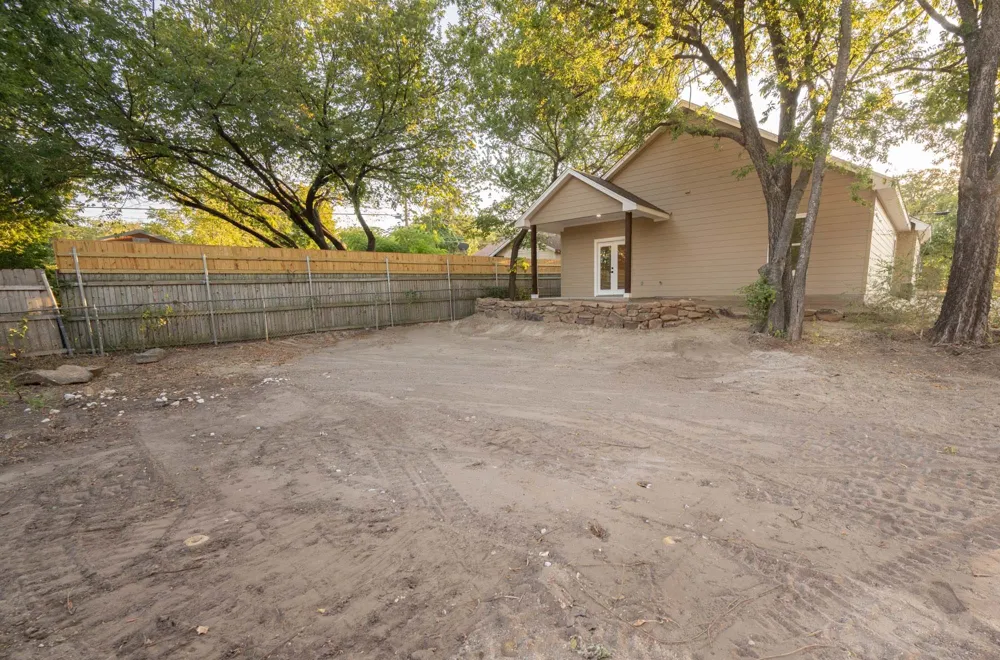 321 S Rusk Weatherford, TX 76086
