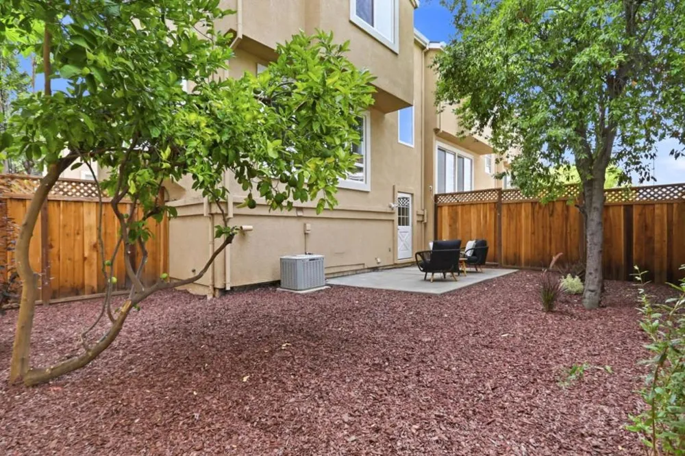 7371 Rainbow Drive Cupertino, CA 95014