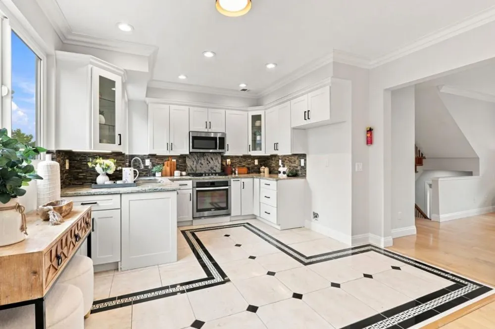 7371 Rainbow Drive Cupertino, CA 95014