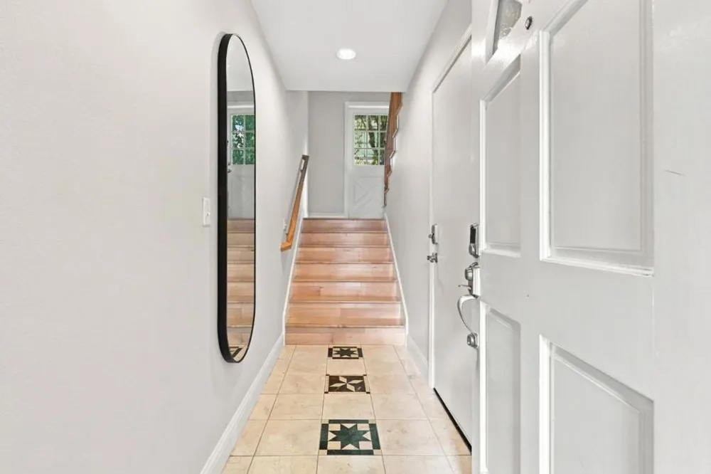 7371 Rainbow Drive Cupertino, CA 95014