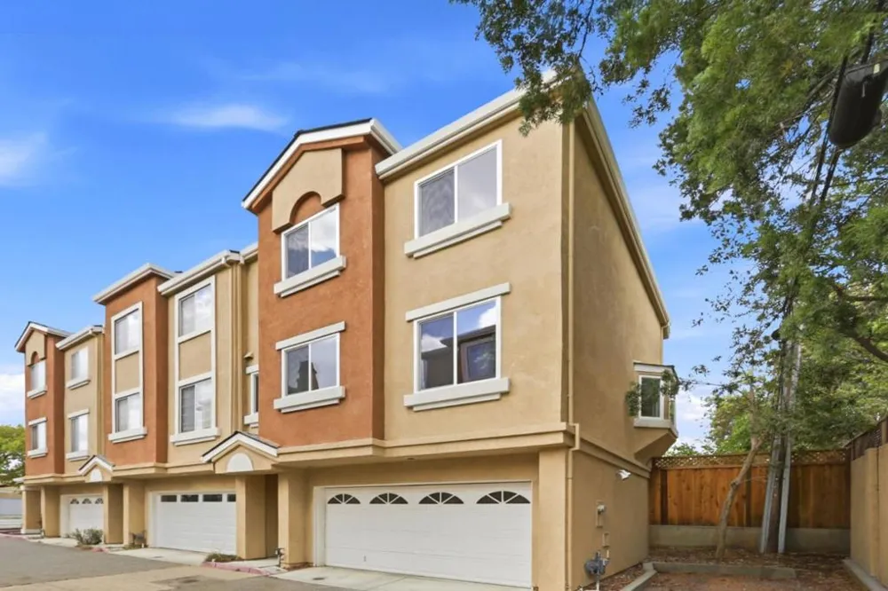 7371 Rainbow Drive Cupertino, CA 95014