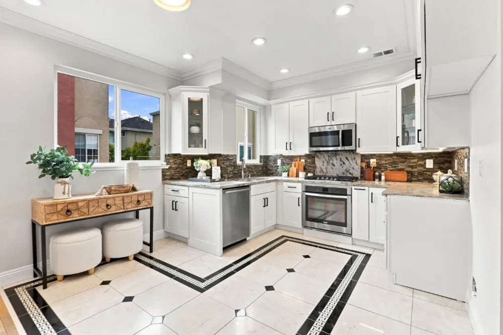 7371 Rainbow Drive Cupertino, CA 95014
