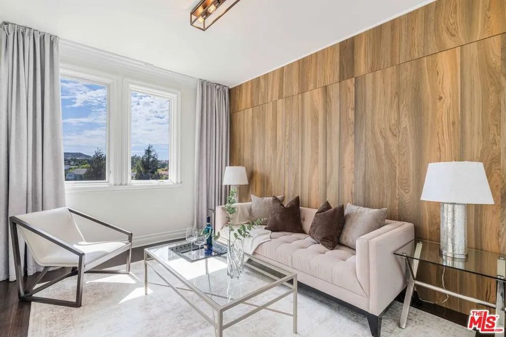 4131 Prado De Los Caballos Calabasas, CA 91302