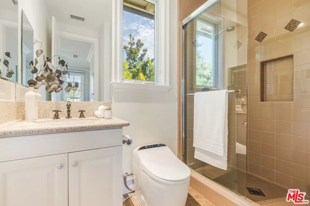 4131 Prado De Los Caballos Calabasas, CA 91302