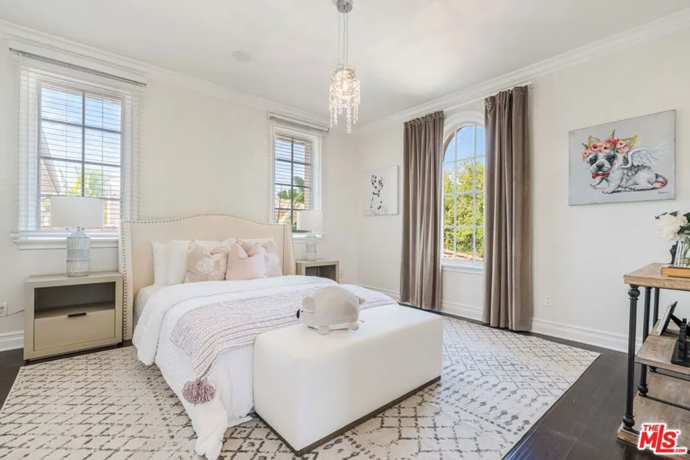 4131 Prado De Los Caballos Calabasas, CA 91302