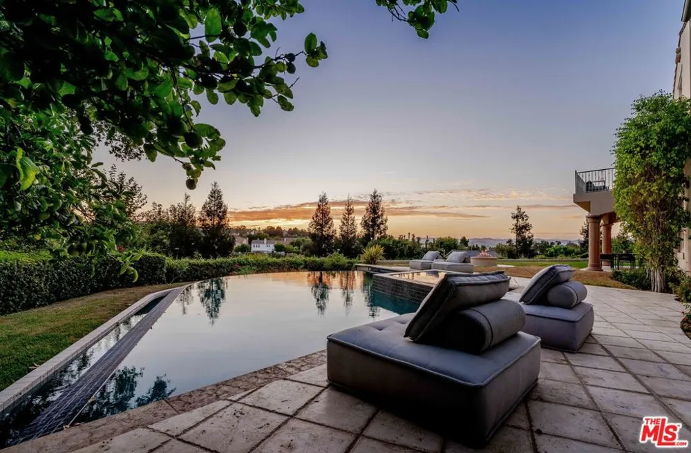 4131 Prado De Los Caballos Calabasas, CA 91302