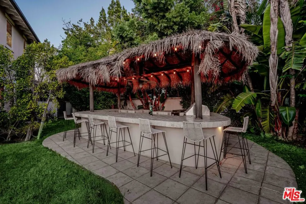 4131 Prado De Los Caballos Calabasas, CA 91302
