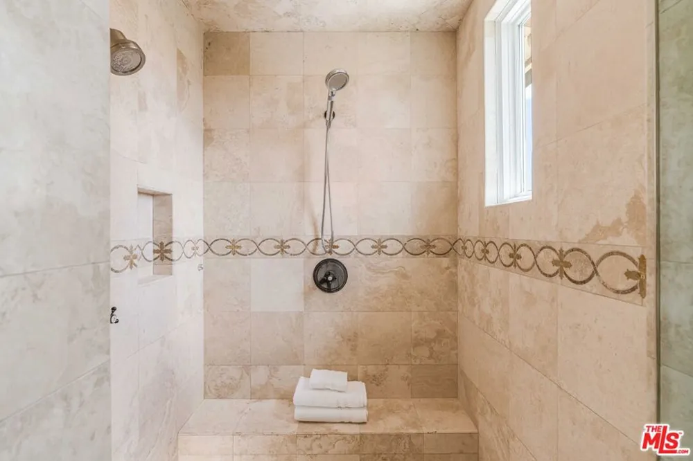 4131 Prado De Los Caballos Calabasas, CA 91302