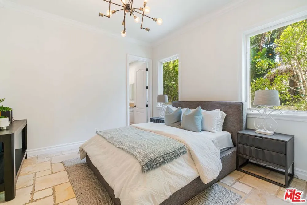 4131 Prado De Los Caballos Calabasas, CA 91302
