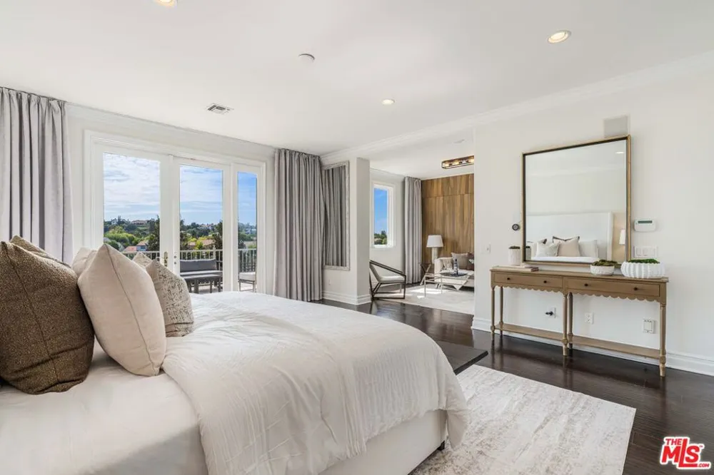 4131 Prado De Los Caballos Calabasas, CA 91302