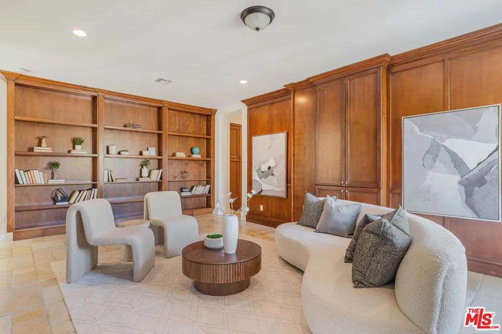 4131 Prado De Los Caballos Calabasas, CA 91302