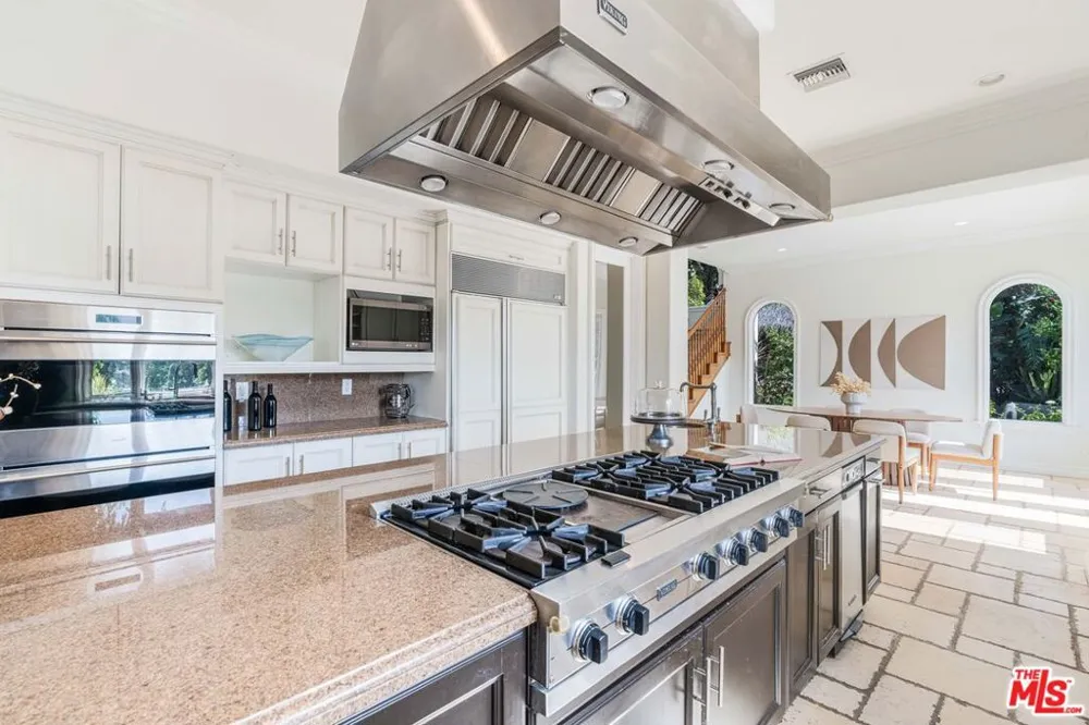 4131 Prado De Los Caballos Calabasas, CA 91302