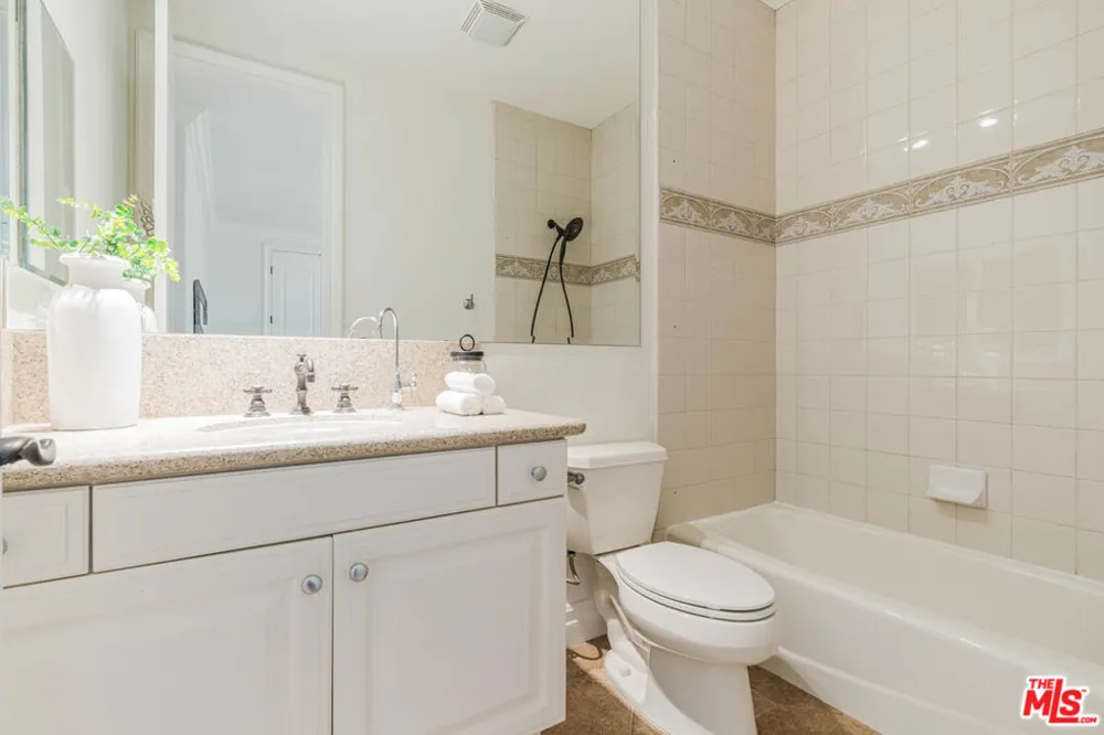 4131 Prado De Los Caballos Calabasas, CA 91302