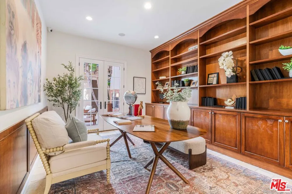 4131 Prado De Los Caballos Calabasas, CA 91302