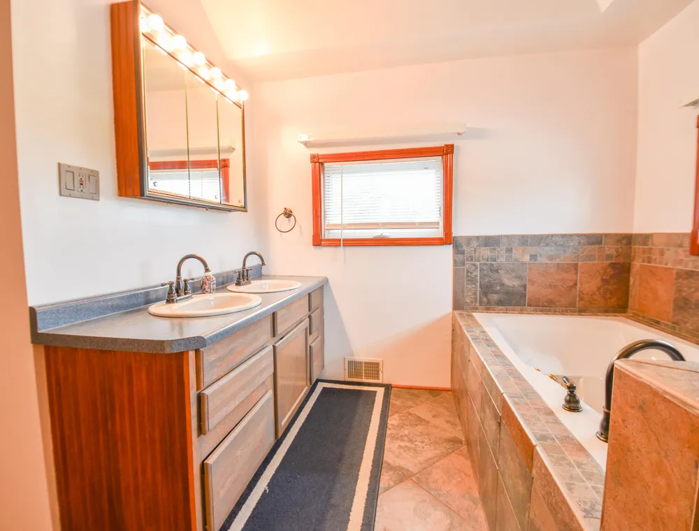 228 S Centennial Road Coldwater, MI 49036