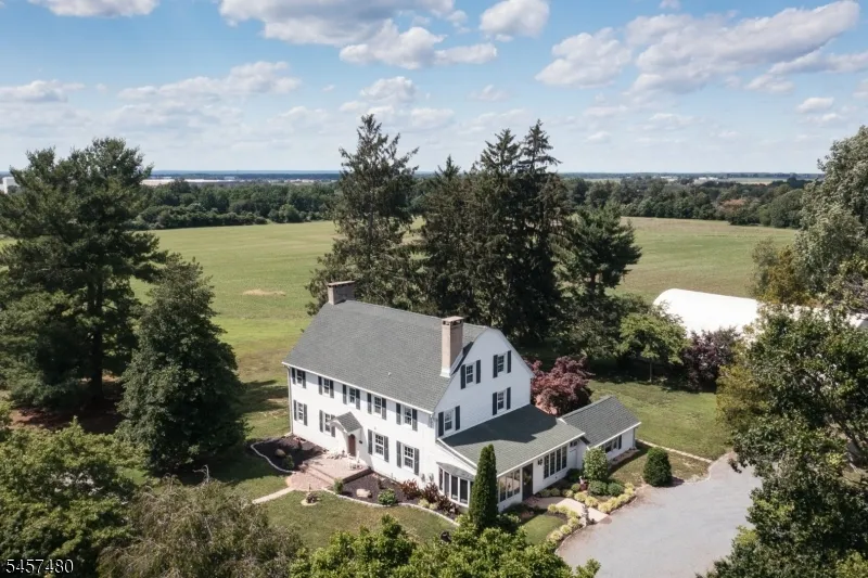 92 Warner Rd Mannington, NJ 08098