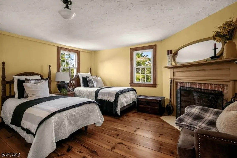92 Warner Rd Mannington, NJ 08098