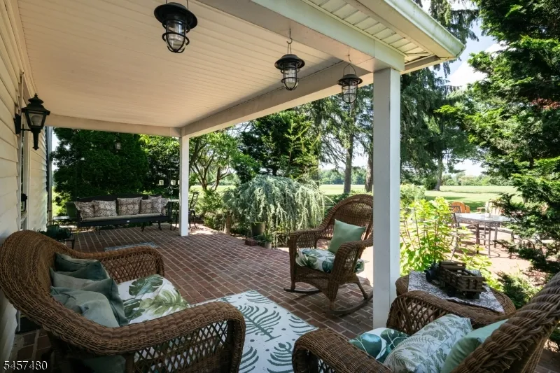 92 Warner Rd Mannington, NJ 08098