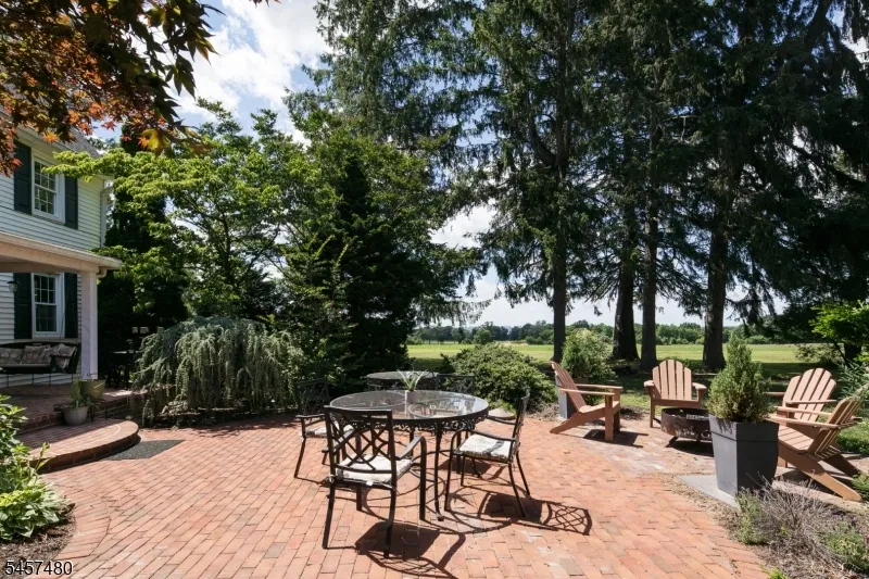 92 Warner Rd Mannington, NJ 08098