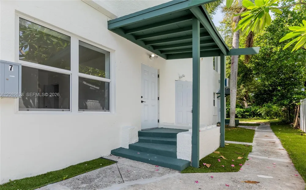 709 SW 4th Ct #3 Fort Lauderdale, FL 33315