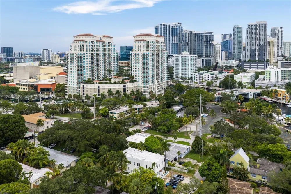 709 SW 4th Ct #3 Fort Lauderdale, FL 33315