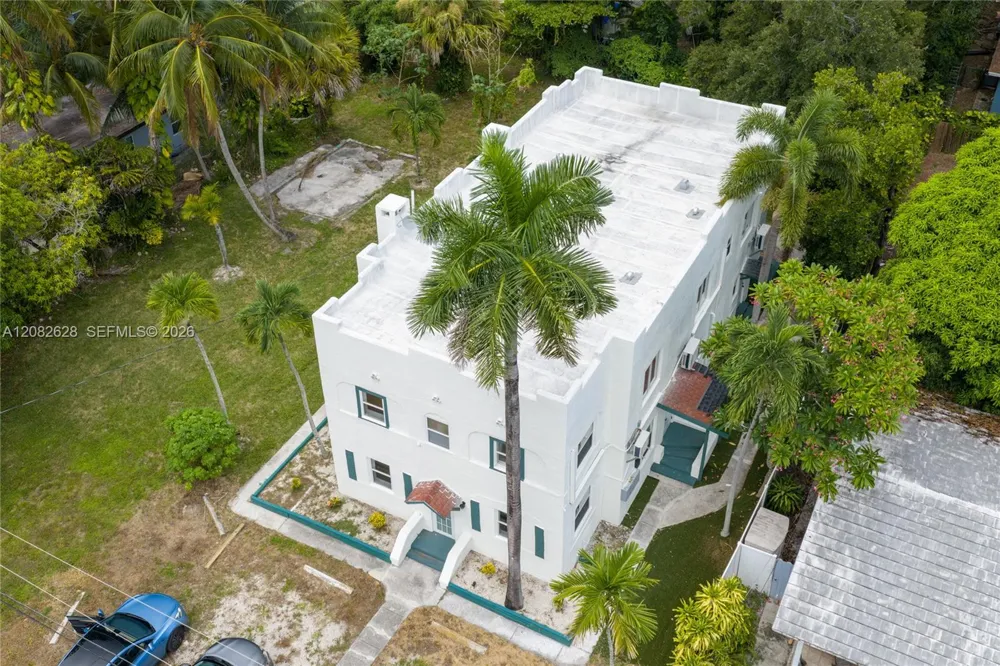 709 SW 4th Ct #3 Fort Lauderdale, FL 33315