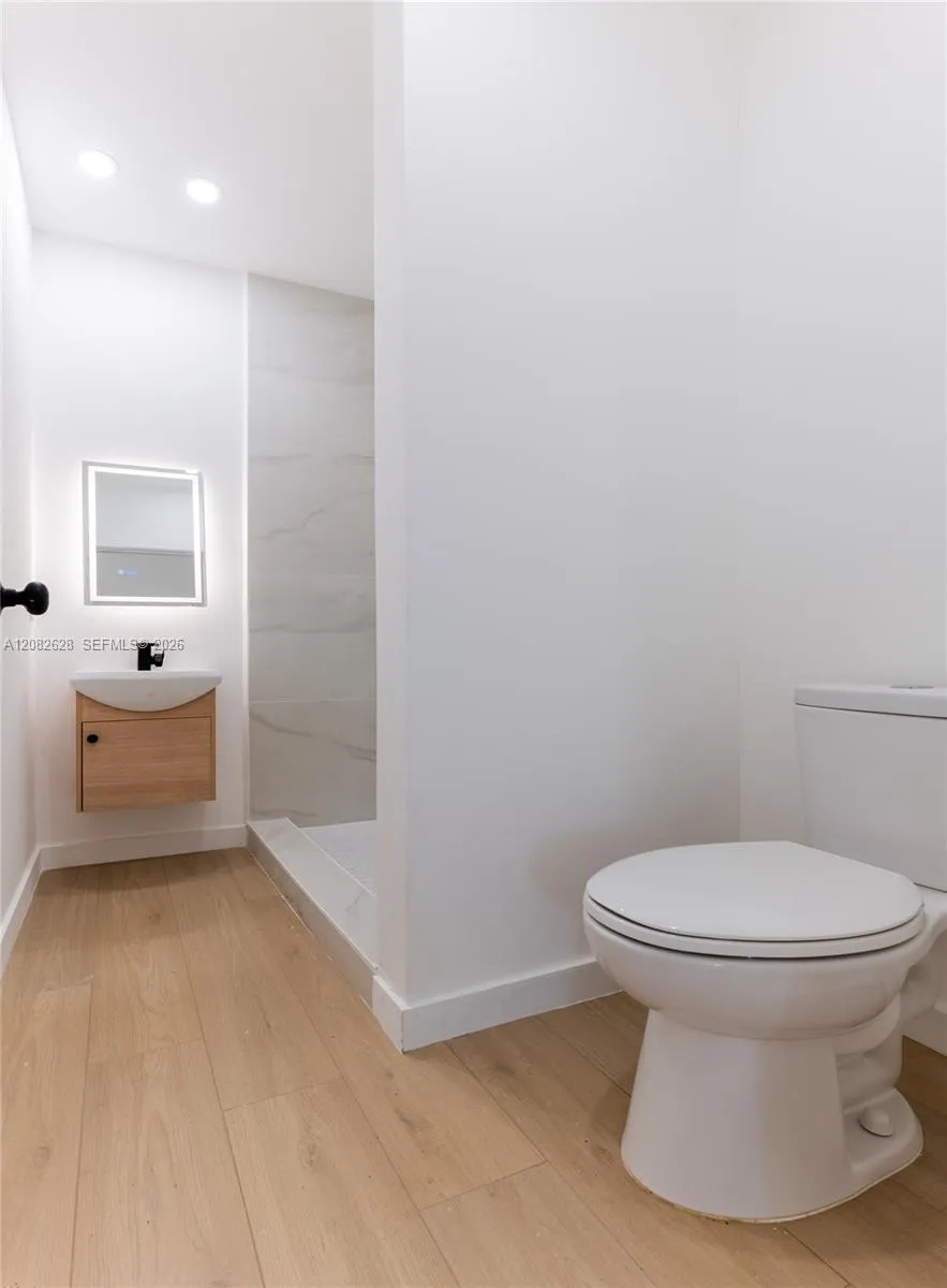 709 SW 4th Ct #3 Fort Lauderdale, FL 33315