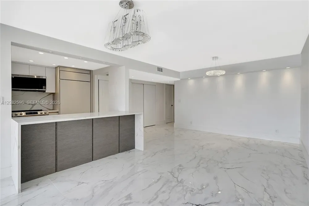 2807 NE 164th St #2 North Miami Beach, FL 33160