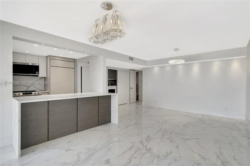 2807 NE 164th St #2 North Miami Beach, FL 33160