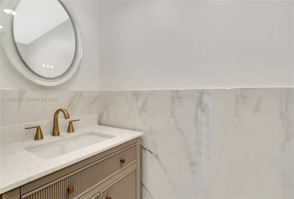 2807 NE 164th St #2 North Miami Beach, FL 33160