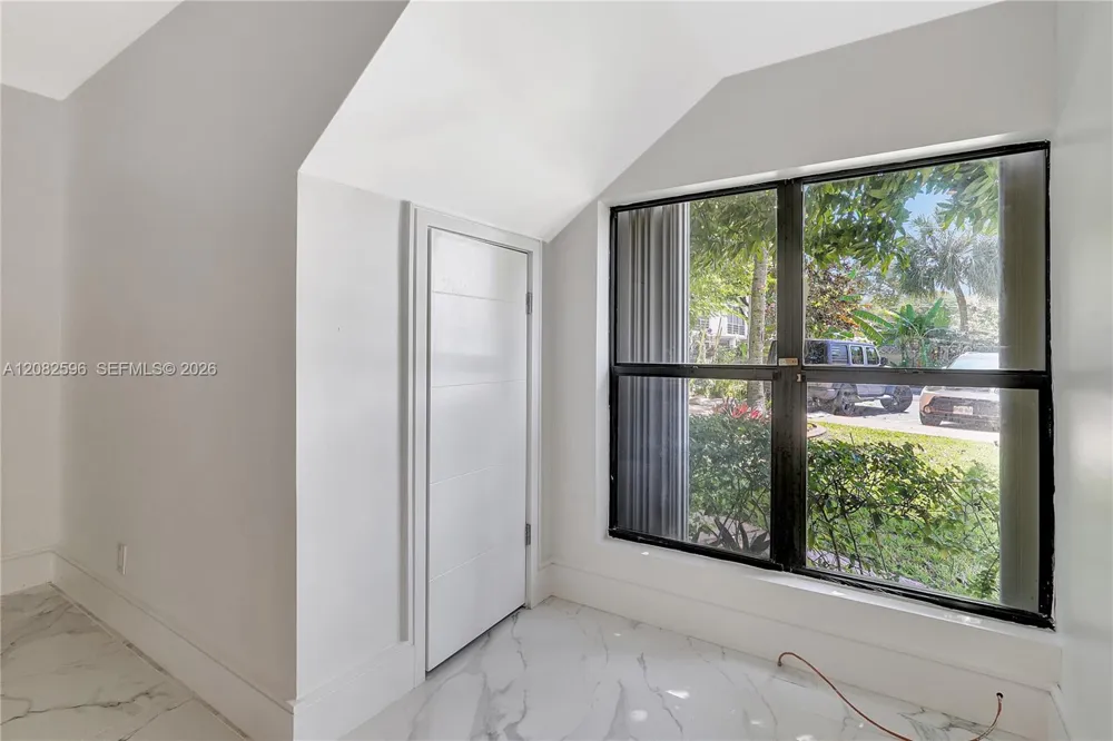 2807 NE 164th St #2 North Miami Beach, FL 33160