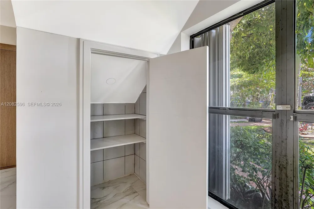 2807 NE 164th St #2 North Miami Beach, FL 33160